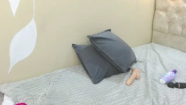 LiaMonroee_ élő XXX-chatje