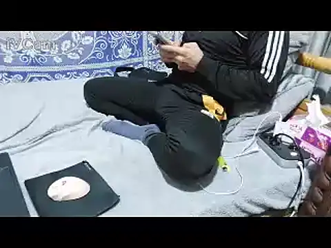 yazin19 Adlı Modelin Canlı XXX Sohbeti