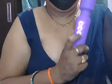 Nisha-telugu Chat XXX in diretta