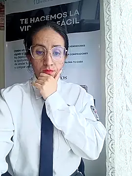 Chatroom XXX en direct de Valentina--1