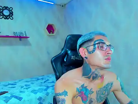 Boy_tatto77 现场XXX聊天