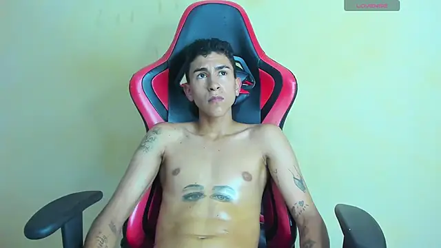 JacksonWillss Chat XXX in diretta