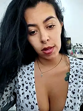 Luianna's Live XXX Chat
