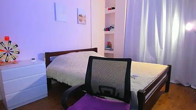 Ellista Adlı Modelin Canlı XXX Sohbeti