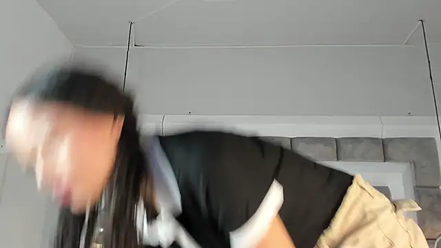 JuliettaBleer Adlı Modelin Canlı XXX Sohbeti