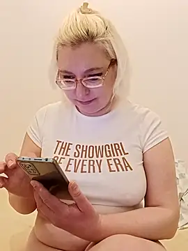 VikaKingのライブXXXチャット