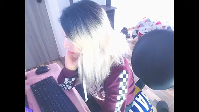 mystica_25 Live XXX Chat