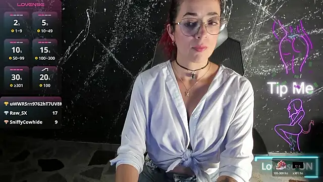 RoxanneStorm_ élő XXX-chatje