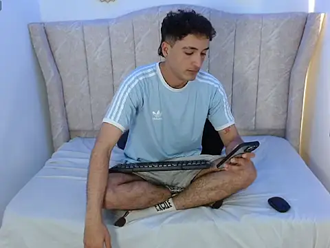 Chris_Tempt 라이브 XXX 채팅