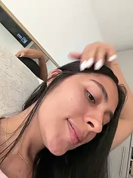 Sophie__Foxxx Adlı Modelin Canlı XXX Sohbeti