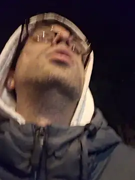 แชท XXX สดของ RikCum4u