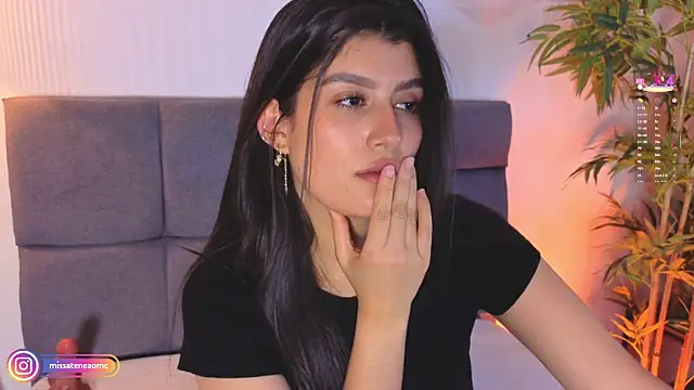 missatenea Adlı Modelin Canlı XXX Sohbeti