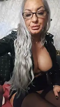 Luiza_Hammer's Live XXX Chat