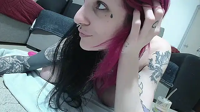 Chatroom XXX en direct de Honey2Bad