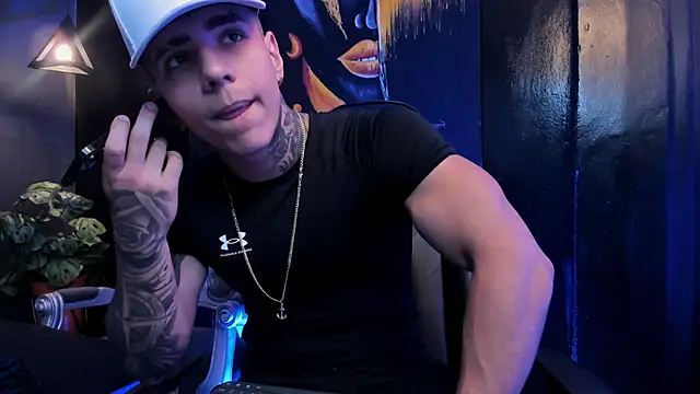 SalvatoreDmore 现场XXX聊天