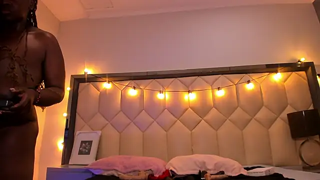 Scarletbigbug Adlı Modelin Canlı XXX Sohbeti