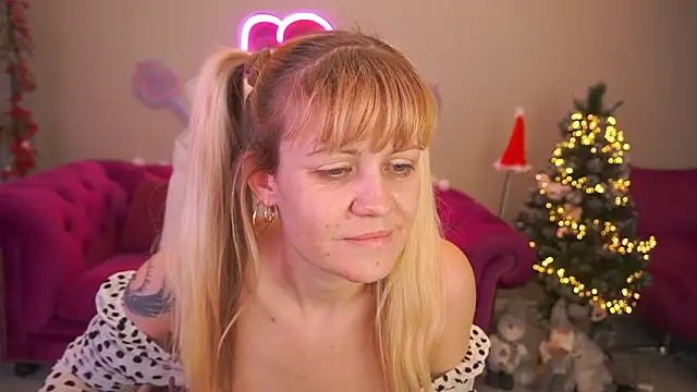 BellaLaPetit Adlı Modelin Canlı XXX Sohbeti