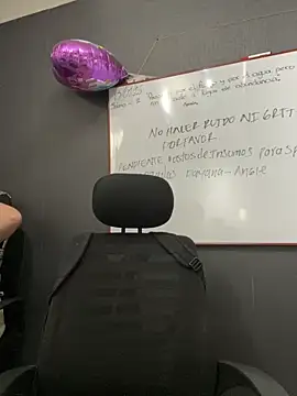 Chatroom XXX en direct de JuliethaDemon_