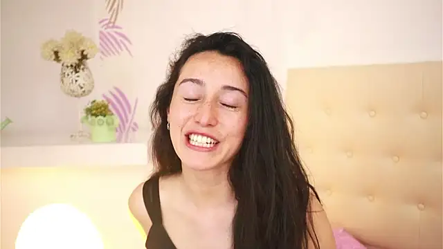 Ginevra_esposito Adlı Modelin Canlı XXX Sohbeti