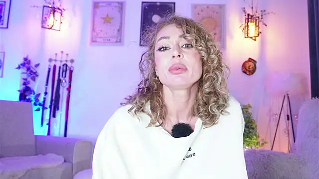 curlynatashaa Obrolan Langsung XXX