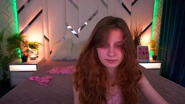 CuteeFoxy Chat XXX in diretta