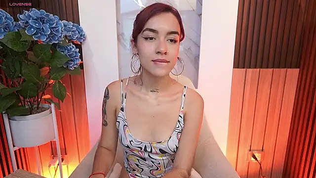 TessaaFox Adlı Modelin Canlı XXX Sohbeti