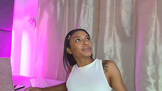 TashaNaughty4u Obrolan Langsung XXX