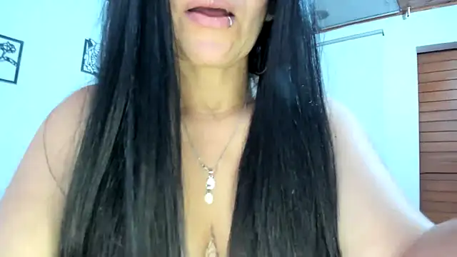 Tania_mature Adlı Modelin Canlı XXX Sohbeti