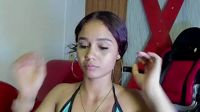 MarianaManzur Adlı Modelin Canlı XXX Sohbeti