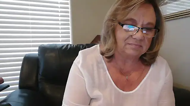 Chatroom XXX en direct de BustyAnnie