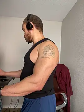 Fathero1time Live XXX-Chat