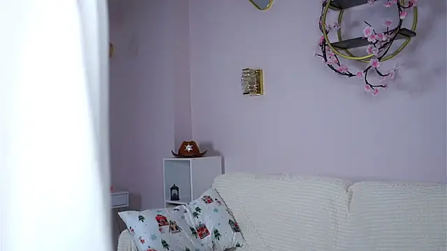 SunnivaCovil Live XXX-chat