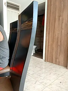 LEIRIS_Y_FRED_01's Live XXX Chat