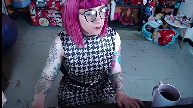 Chat +18 de MissMiia2 ao vivo