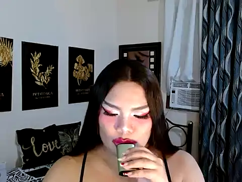 TSbrianaHugeCock Pertunjukan Webcam