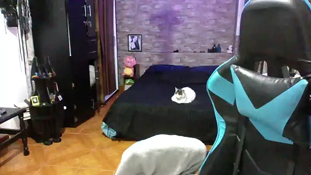 Chatroom XXX en direct de AngelaQueen_