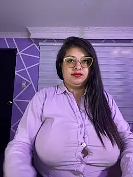 MiiaaJoness 现场XXX聊天