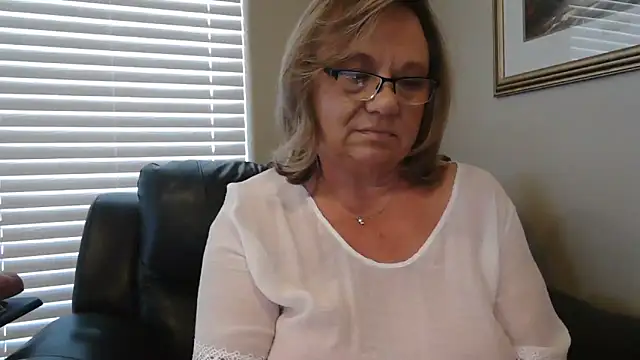 BustyAnnie Chat XXX in diretta