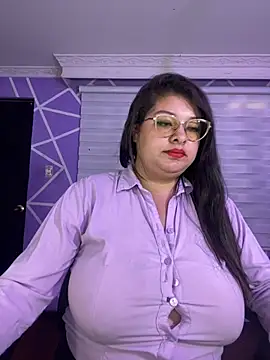 MiiaaJoness élő XXX-chatje