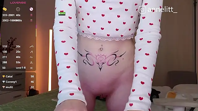 Annelitt Adlı Modelin Canlı XXX Sohbeti