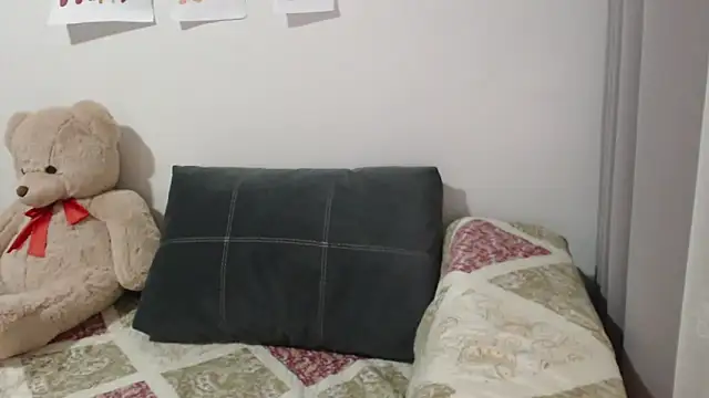 _JustmeHere_'s Live XXX Chat