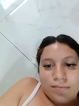 Chatroom XXX en direct de Virgin-Totona