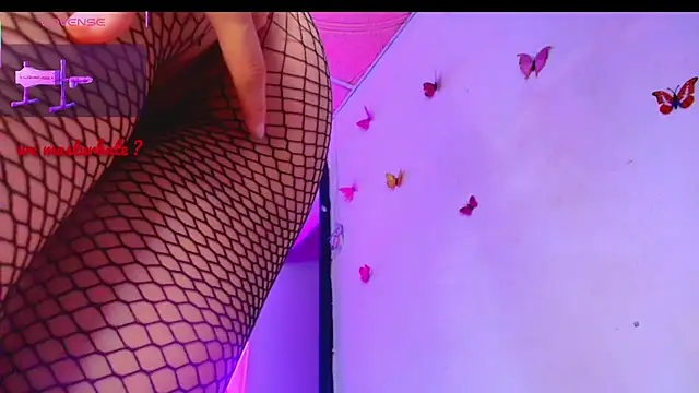 Juliet_10: διαδικτυακό σόου στην κάμερα