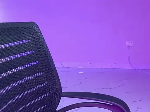 Chatroom XXX en direct de CutieVibe01