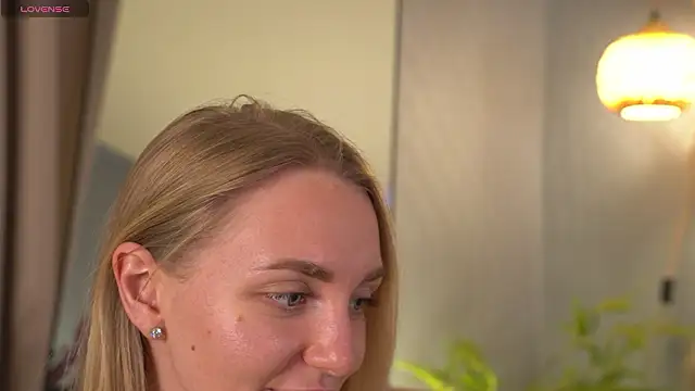 Carolllina_ Adlı Modelin Web Kamerası Şovu