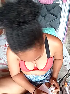 dahian_charlote02 Adlı Modelin Canlı XXX Sohbeti