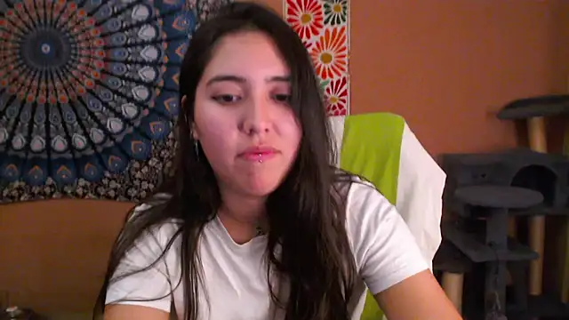 IntimateTales Chat XXX live