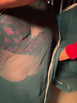 Lucky_Flora Chat XXX in diretta