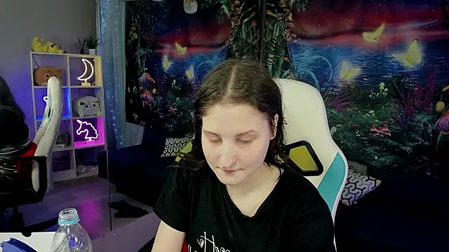 KiraDuvall webkamerás műsora