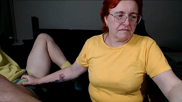 JoannaAndNeighbourのライブXXXチャット